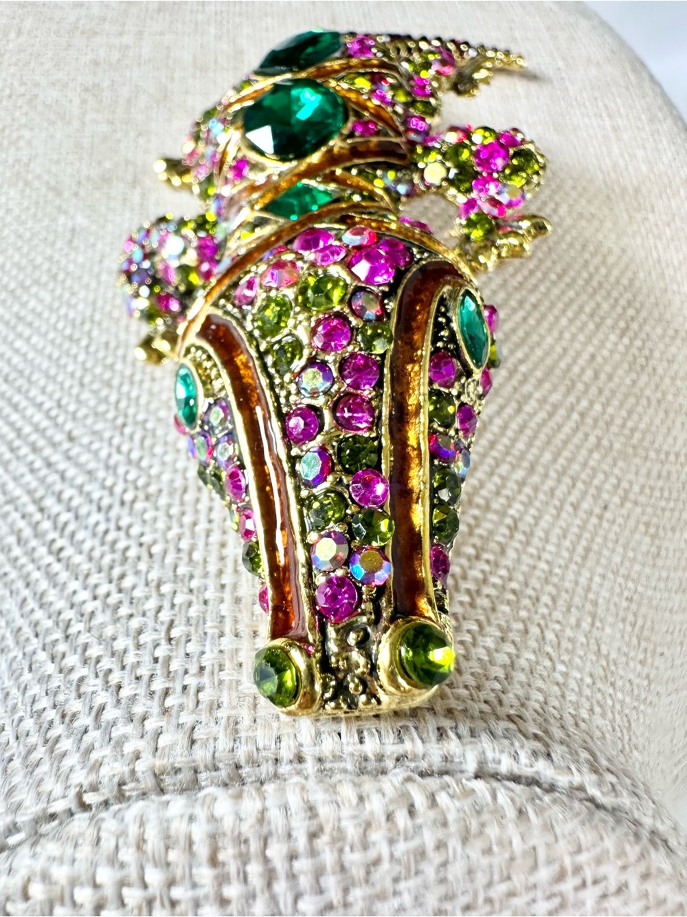 Chunky 5” Gold-Tone Green & Pink Crystal Alligator Brooch (High Quality/Weight) - Picture 8 of 13